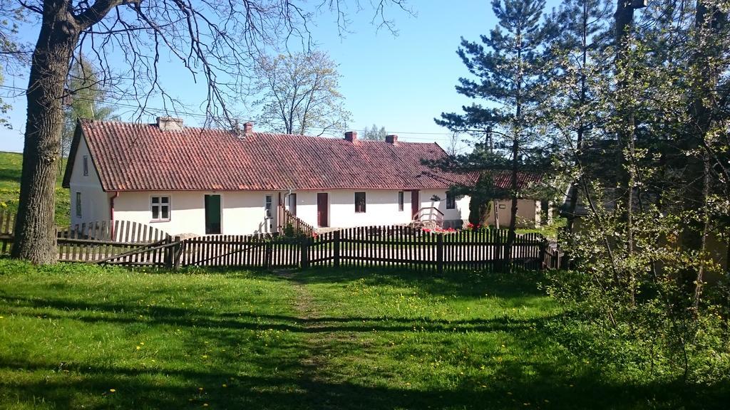 Dworek Szarki Exterior foto