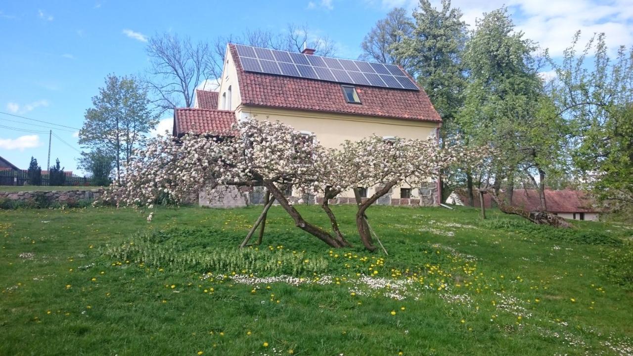 Dworek Szarki Exterior foto